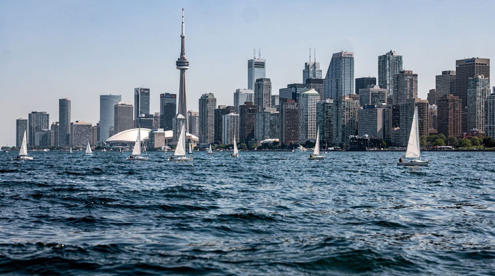 Toronto vs Vancouver comparison — Toronto or Vancouver for your Canada trip? A practical comparison of scenery, co